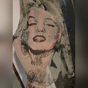 Marilyn Monroe Scarf with Iconic Print